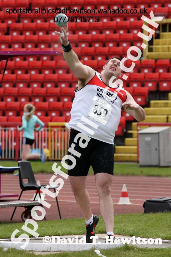Senior mens shot putt, North Eastern Track and Field Champs, Gateshead Stadium. Photo: David T. Hewitson/Sports for All Pics